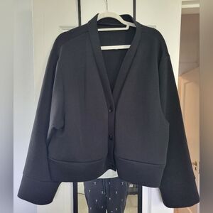 Leze the label SOFIA CARDI